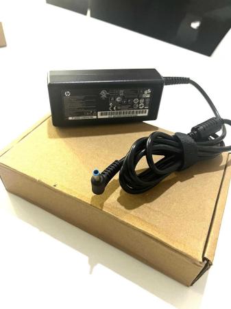 HP Charger 65w small pin